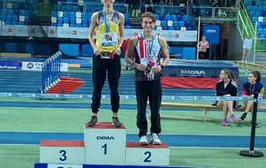 Arthur  sur le podium des régionaux au 1500 mètres